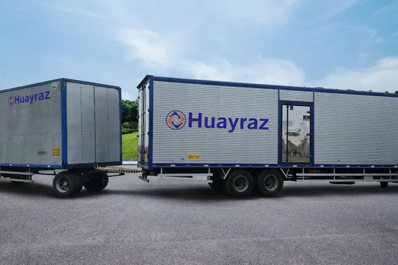 Semirremolque de Huayraz en carretera