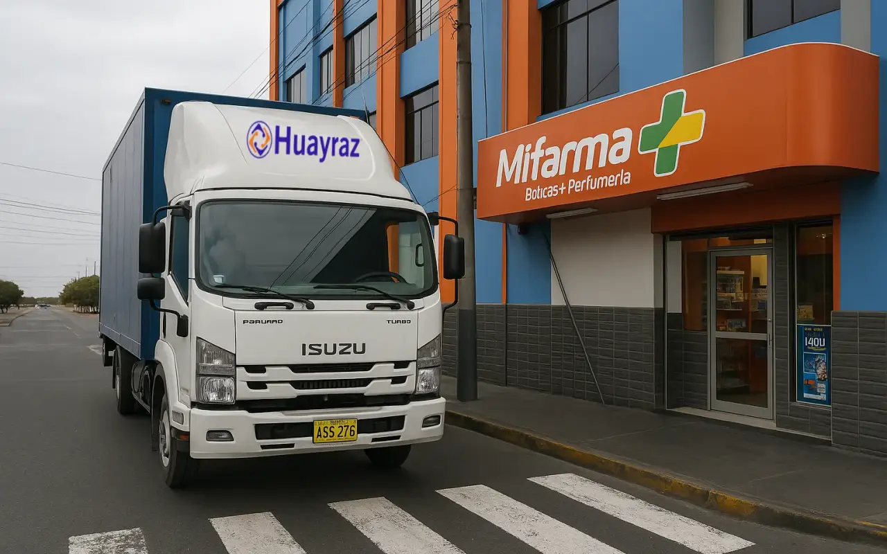 Camión de Huayraz entregando en una farmacia