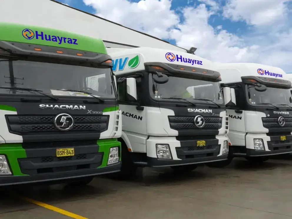 Flota de camiones a gas natural vehicular de Huayraz