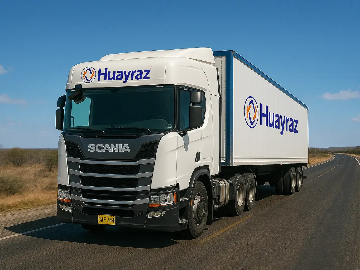 Tracto de Huayraz circulando por carretera